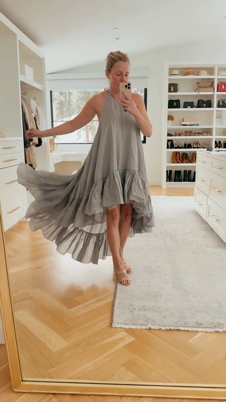 Dial up the drama this spring/summer with this gorgeous dress! TTS. 