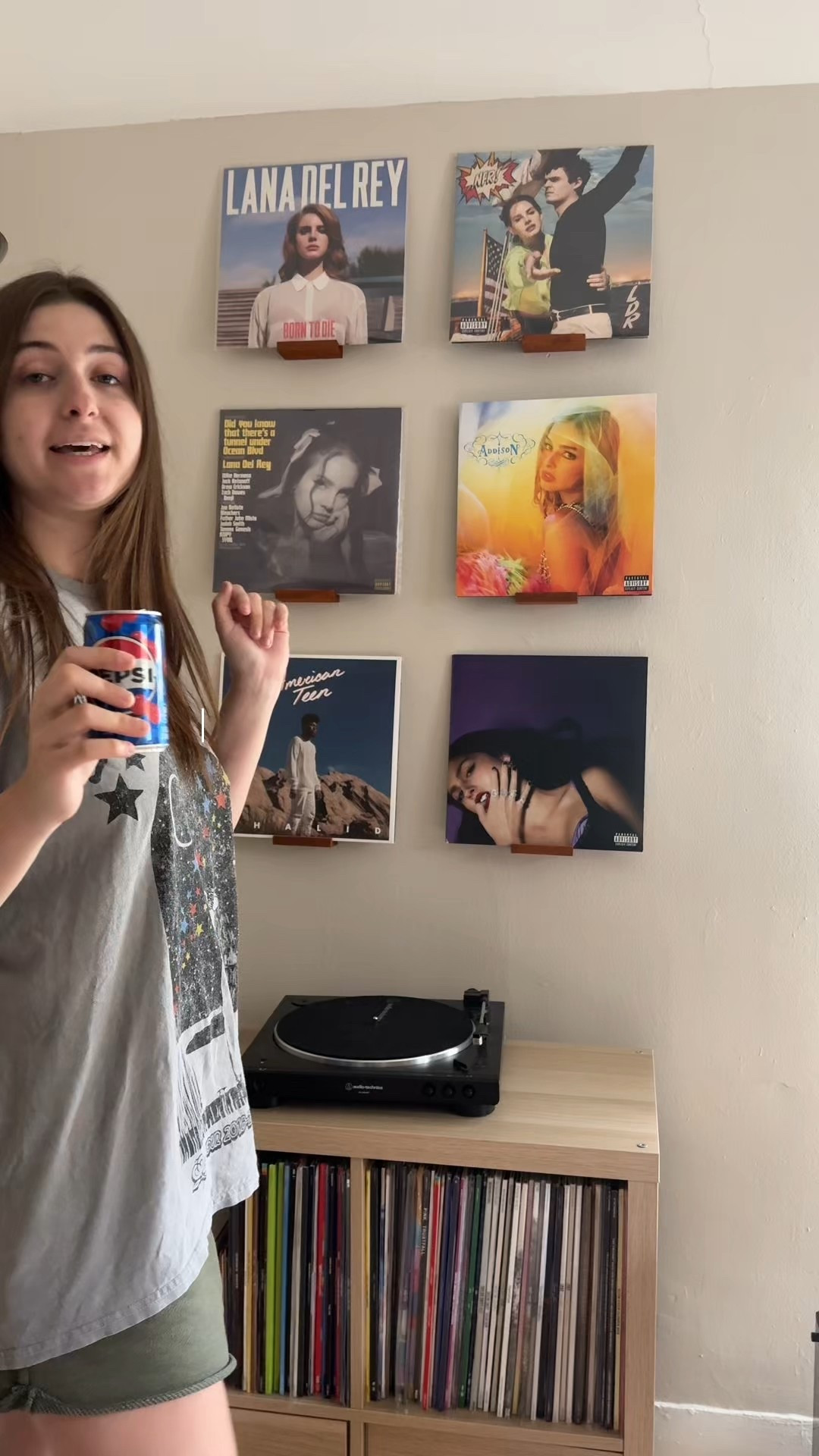 Switch up my record wall with me 🤍