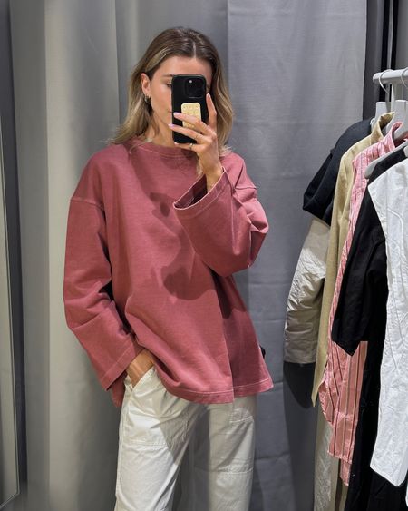 ARKET, red sweatshirt, red trend, white trousers, cotton trousers, cargo trousers, relaxed trousers, spring outfit, casual spring outfit 

#LTKeurope #LTKstyletip #LTKsummer