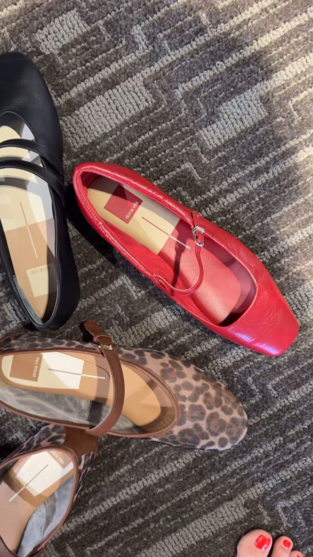 These are the perfect ballet flat! 

#balletflat #balletshoe #shoe #ootd #sotd #holiday #holidayoutfit #giftguide

#LTKmomlife #LTKGiftGuide #LTKHoliday