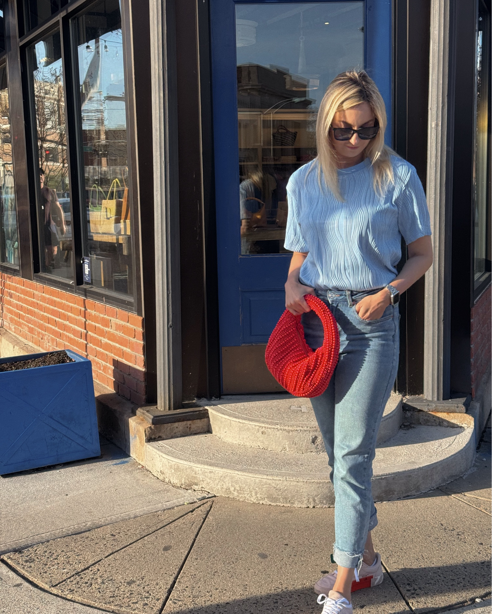 Blue for spring! 
Styling textured blouse in a casual way.

Spring outfit • casual outfit • sttaight jeans 

#LTKshoecrush #LTKitbag #LTKstyletip