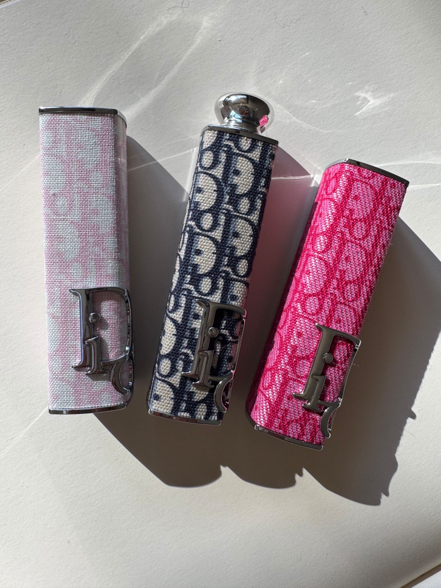  Dior Addict Case - Limited Edition
Shine Lipstick Couture Case - Refillable 
#diorbeauty #dioraddictcase