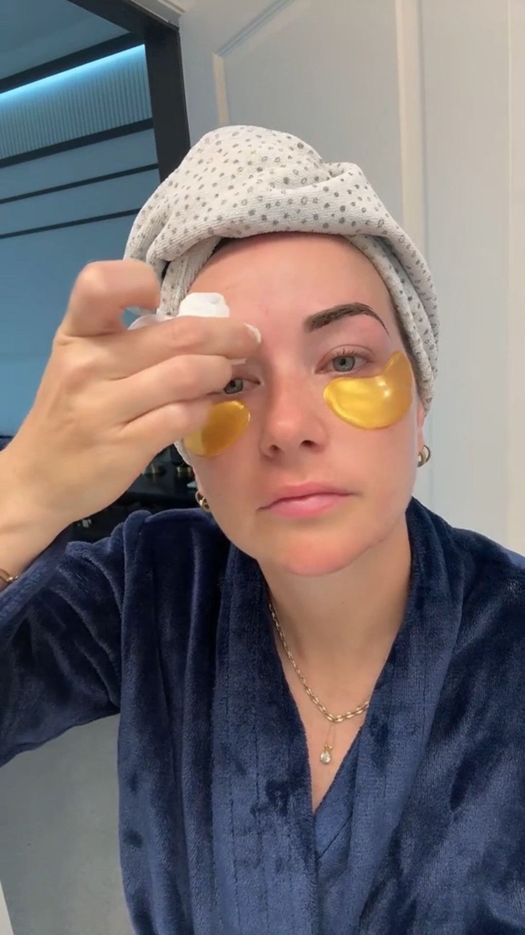 Getting back our pink, one brow at a time.
There’s something powerful about looking in the mirror and seeing definition again especially in the postpartum blur. At-home brow tinting has become one of my favorite low-effort, high-impact beauty resets. It instantly frames my face and gives me that soft, polished look even on no-makeup days.

It takes 10 minutes, no appointment needed, and makes me feel like me again. These little rituals are more than maintenance they’re moments of reconnection.

I linked the exact tint kit I trust (no weird undertones, easy to use) 
#LTKbeauty #AtHomeTinting #PostpartumBeauty #GettingBackOurPink #QuietLuxuryMoments #BrowRoutine #SoftGlamMom

#LTKBeauty #LTKFindsUnder50 #LTKStyleTip