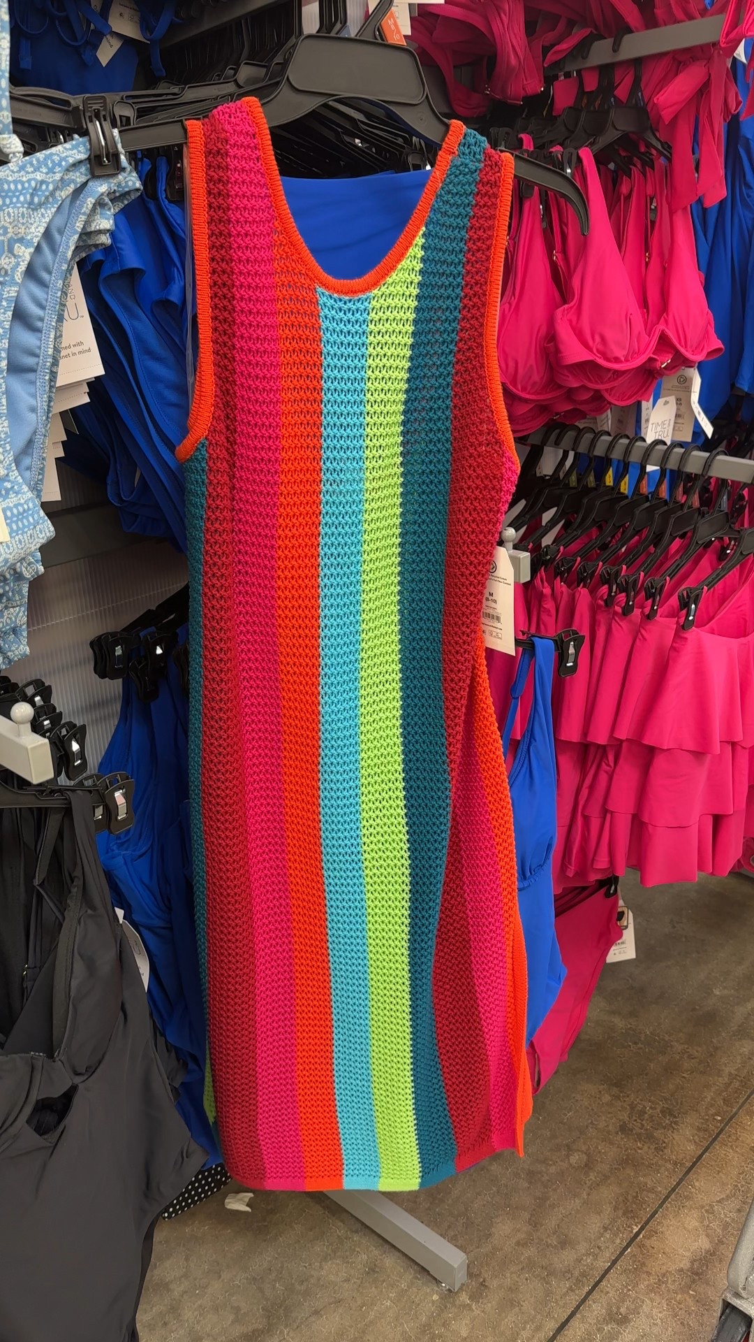 
Love the colors and vertical stripes
.


#LTKActive #LTKOver40 #LTKTravel