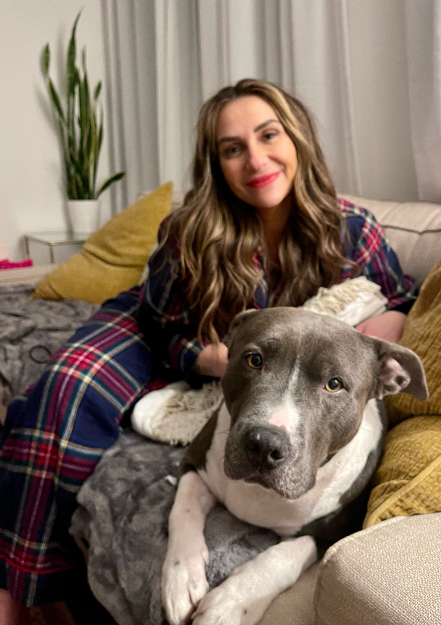 My fav cotton flannel PJ set 🦭
I’m 5’6”
155lbs
PJ set - L
Pitbull - M (husky)

I encourage you to up your pajama game and buy pajamas sets that match, like a real adult, bc it instantly makes you feel like a more put together grown up, and let’s be honest…. none of us feel like a real grown up.



#LTKunder50 #LTKstyletip #LTKHoliday