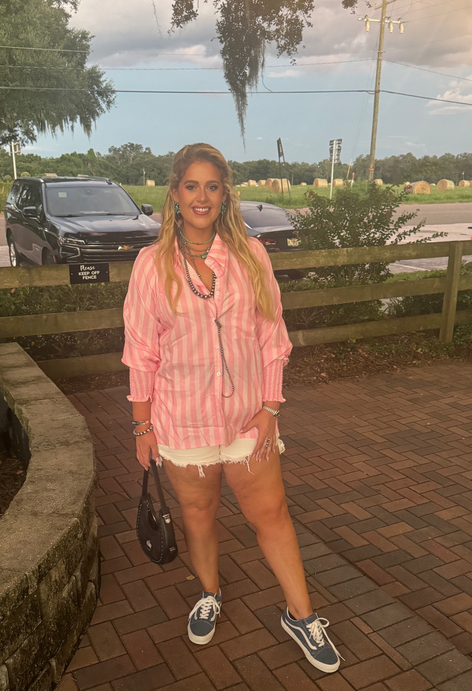 STILL IN MY BARBIE ERA! 


#LTKMidsize #LTKPlusSize #LTKFallSale