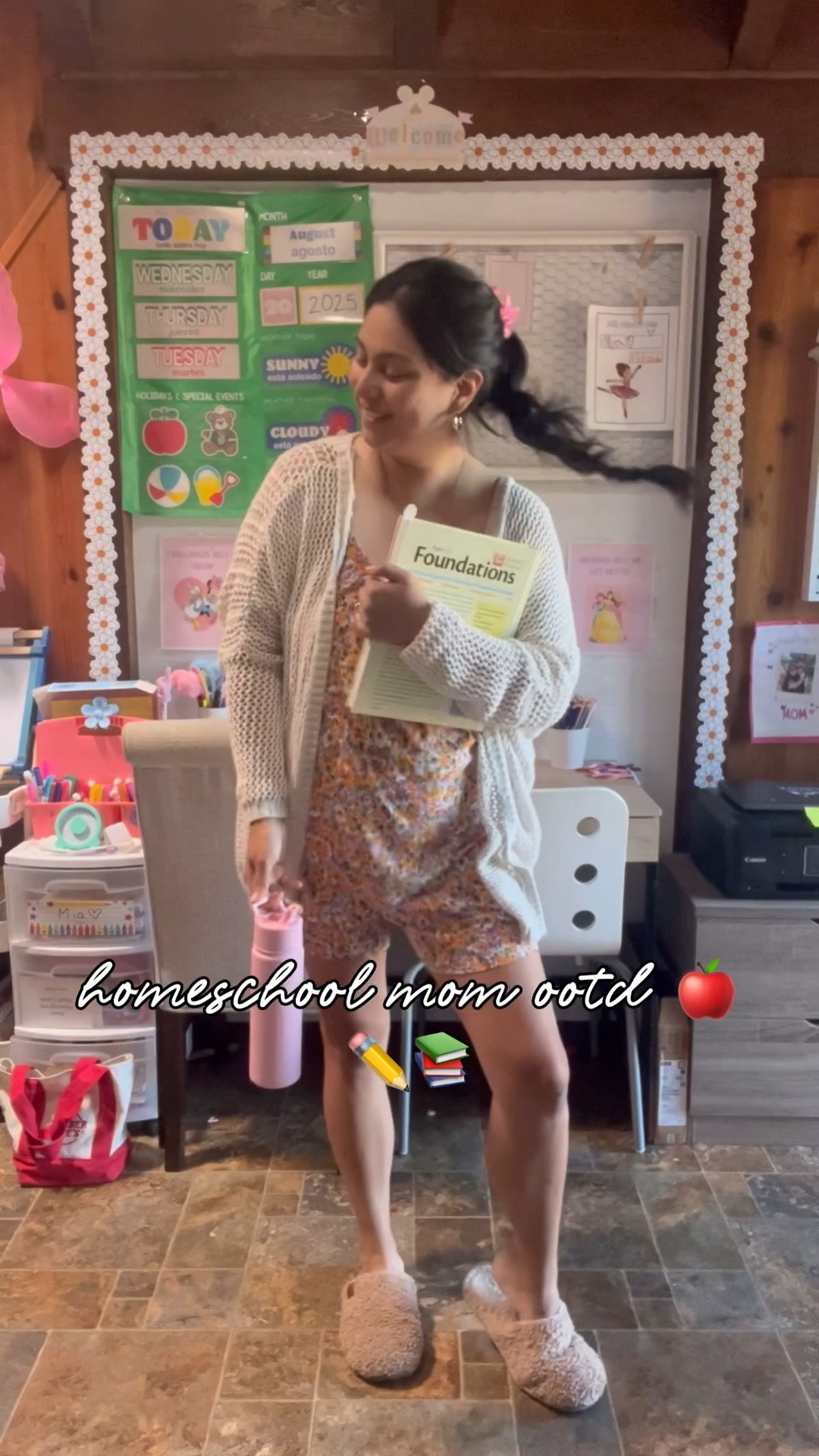 Homeschool teacher outfit of the day 


Teacher outfit, teacher outfits, ootd, homeschool 

#LTKMidsize