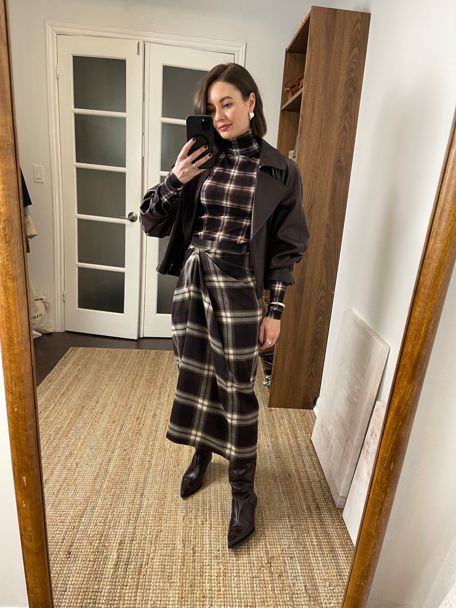 I said I would never wear this top and skirt together, but just look how good this is!!

Plaid turtleneck (s), plaid skirt (xs), brown bomber jacket

Fabrique - Sansha15 for new customers, sansha10 for returning customers 

#LTKootd #LTKWorkwear #LTKSeasonal