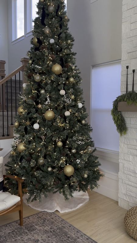 Here’s everything you need to style your Christmas tree! Budget friendly ornaments and garland

Christmas tree / ornaments / gold ornaments / holiday decor / Christmas decor 

#LTKhome #LTKSeasonal #LTKHoliday