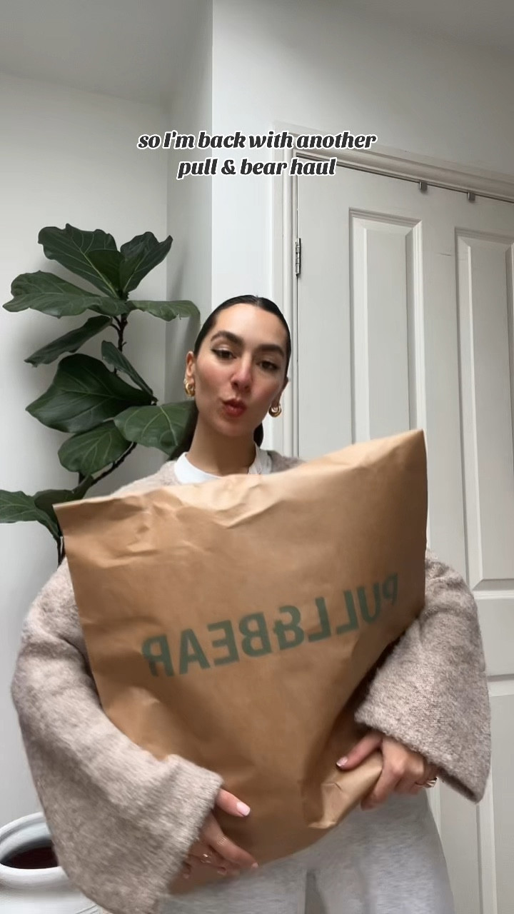 Pull& bear haul, burgundy kitten heels, black crop top, cropped cardi, lace bodysuit, black dress, chocker

#LTKSeasonal #LTKstyletip #LTKVideo