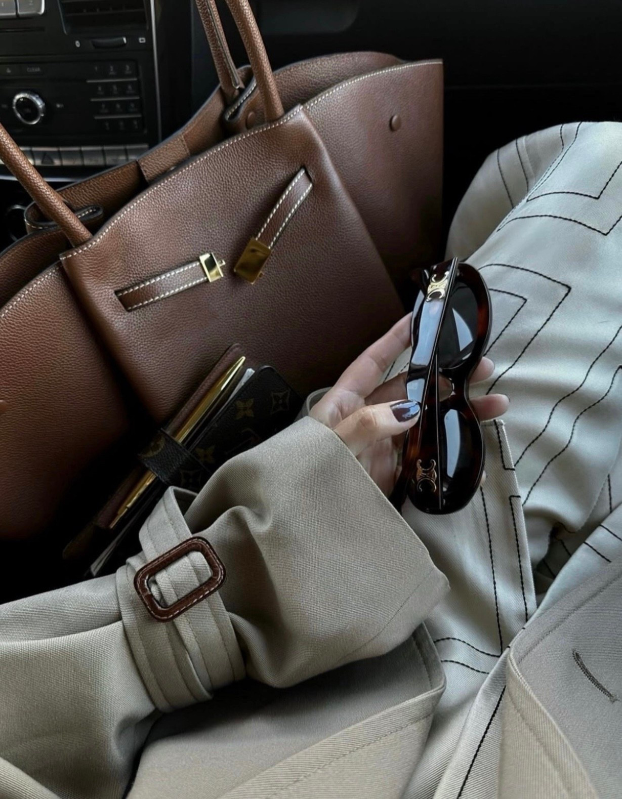 Favorite Details 

#LTKHoliday #LTKdayinmylife #LTKTravel