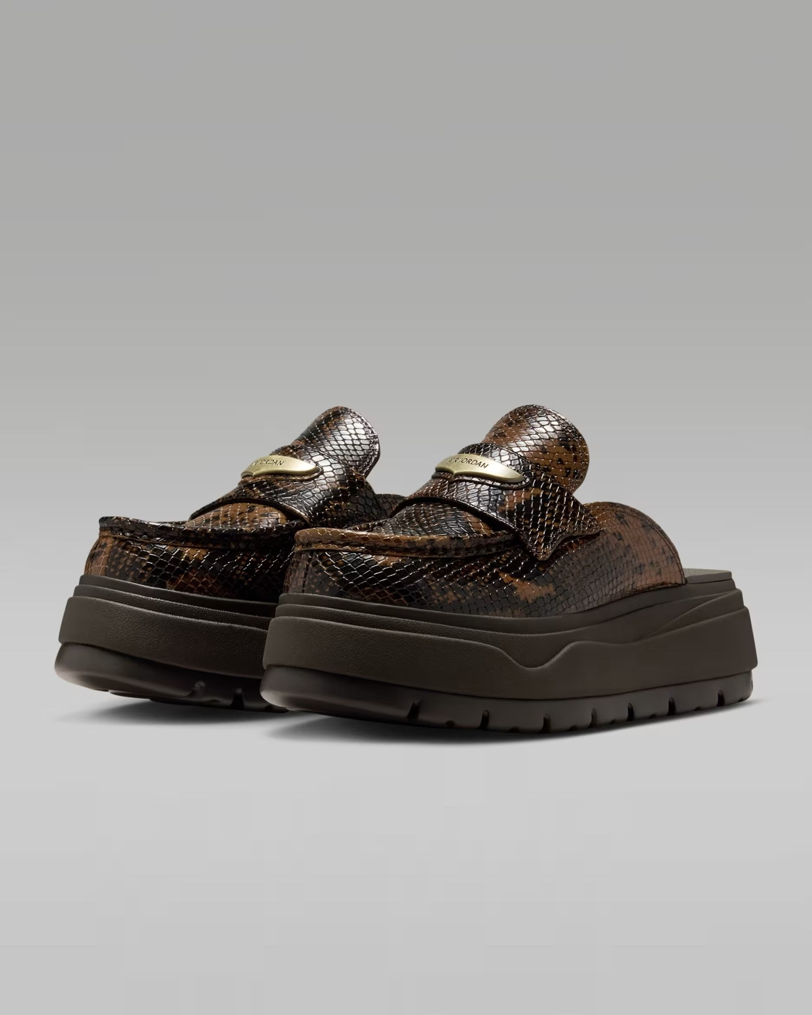 The must have mule you didn’t know you needed for fall.

#LTKGiftGuide #LTKSeasonal #LTKShoeCrush