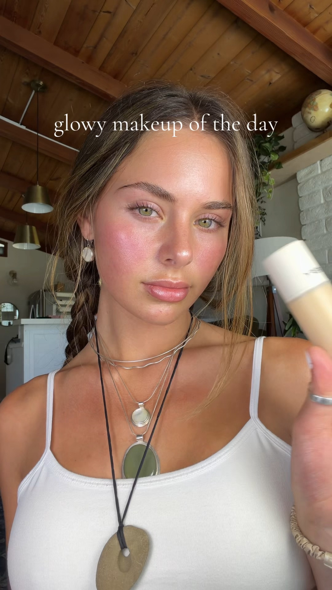 Glowy makeup:)

#LTKgrwm #LTKBeauty