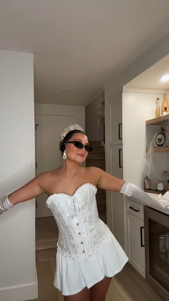 Channeling my inner Mia Thermopolis 👑this Princess Diaries costume is SO easy and budget-friendly (everything’s from Amazon!) Perfect for last-minute Halloween plans. #AmazonFinds #PrincessDiaries #HalloweenCostumeIdeas #EasyCostume #BudgetFriendlyFinds #AmazonCostume #LTKFall #LTKUnder50 #LastMinuteCostume #PrincessVibes #MiaThermopolis #HalloweenOnABudget

#LTKHalloween #LTKSeasonal #LTKSaleAlert #LTKHalloween