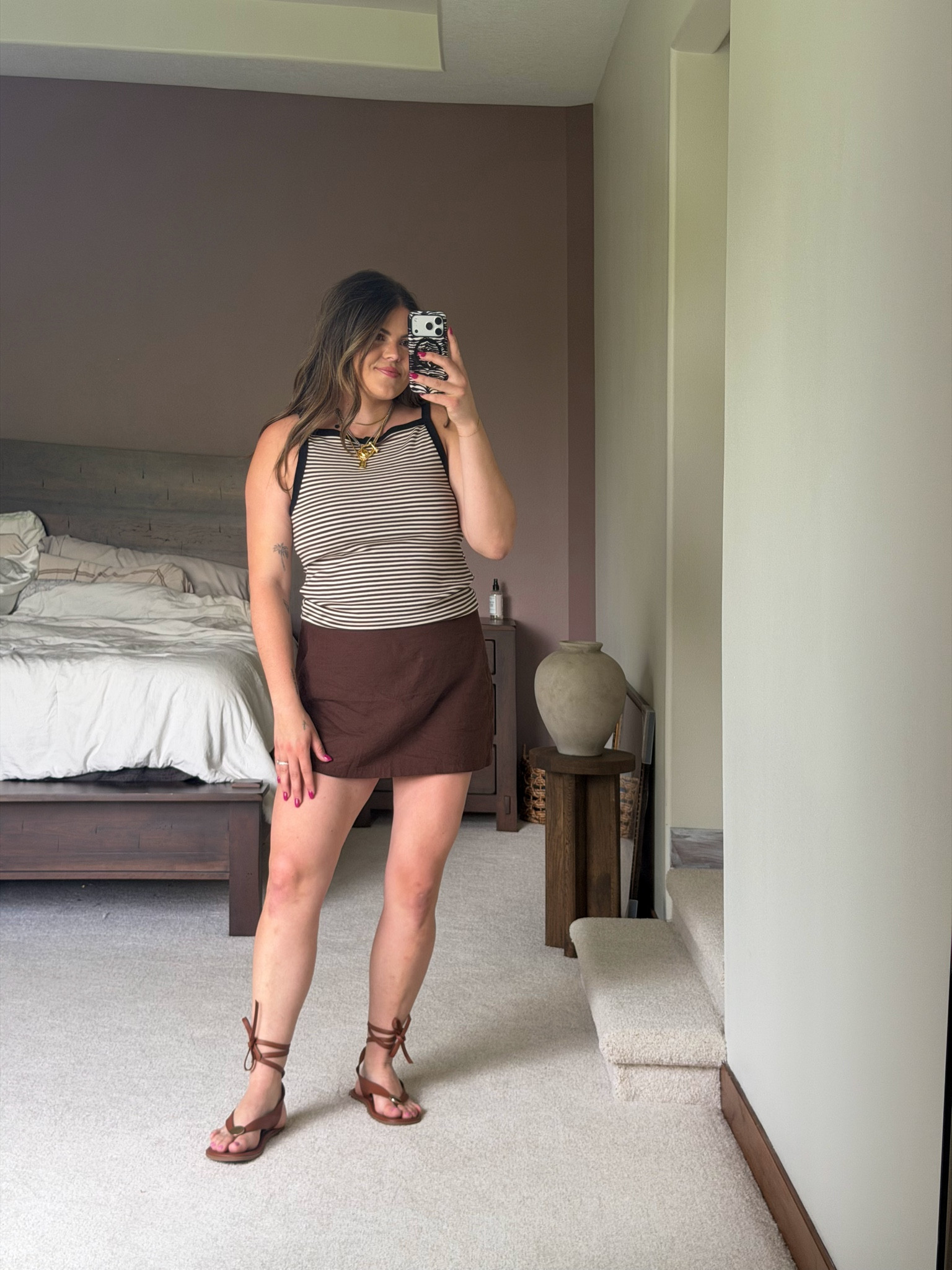 Old Navy spring and summer outfit
Wearing size large in this linen skort and large in the striped ribbed tank top
Natural fibers! 

￼midsize, size 12, size 14, mom style, curvy outfit ￼