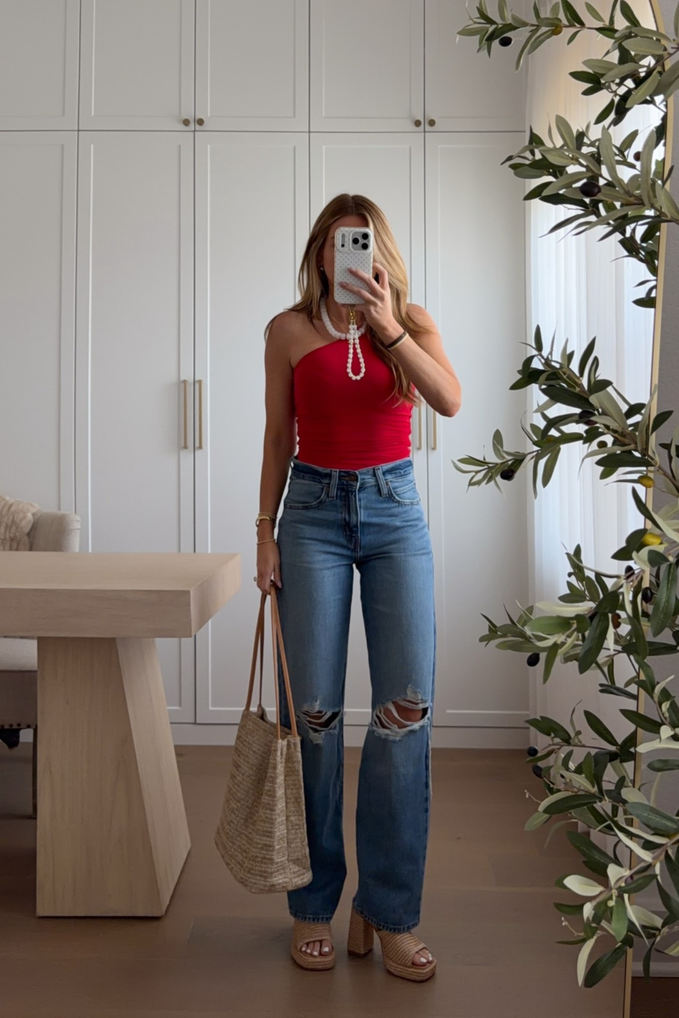 top: xs // jeans: 25