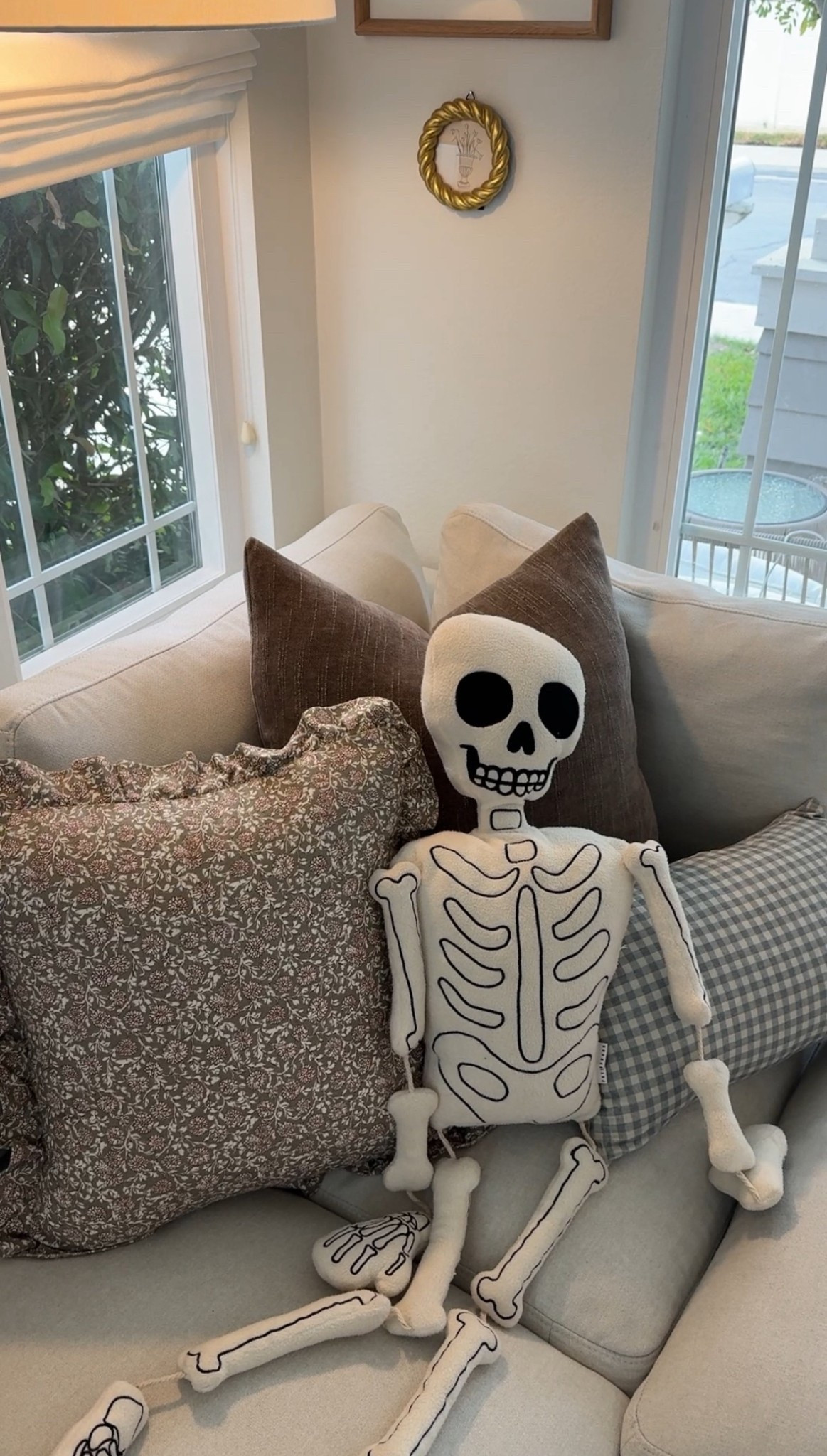 Halloween decor, living room decor, fall pillows 

#LTKStyleTip #LTKFindsUnder50 #LTKHome