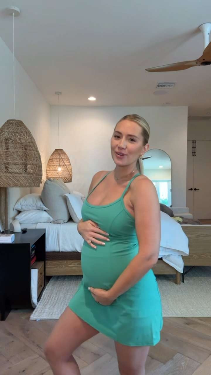 absolutely love this dress! will be getting in every color. wearing a size medium!
@vuoriclothing #vuoripartner

 

#LTKBump #LTKStyleTip #LTKActive