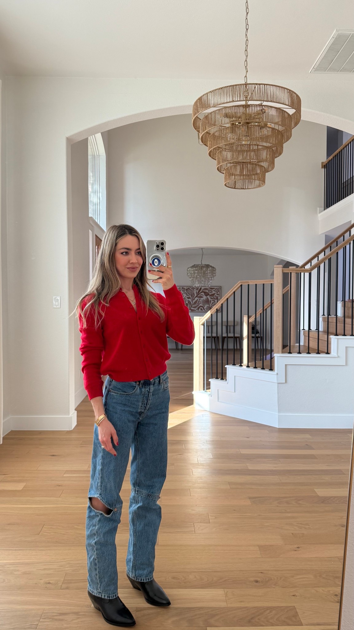 Cozy vibes only ❤️🧣
This red cardigan + jeans + boots combo is my new fall uniform 🍂✨