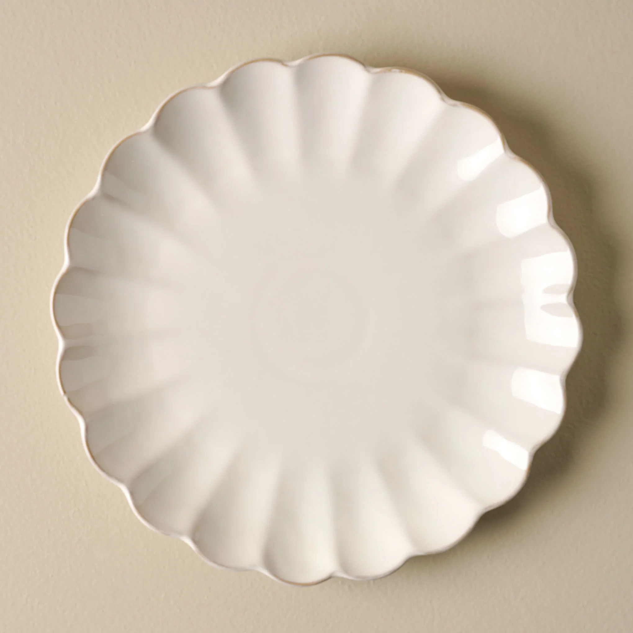 Cream Scalloped Plate | Magnolia