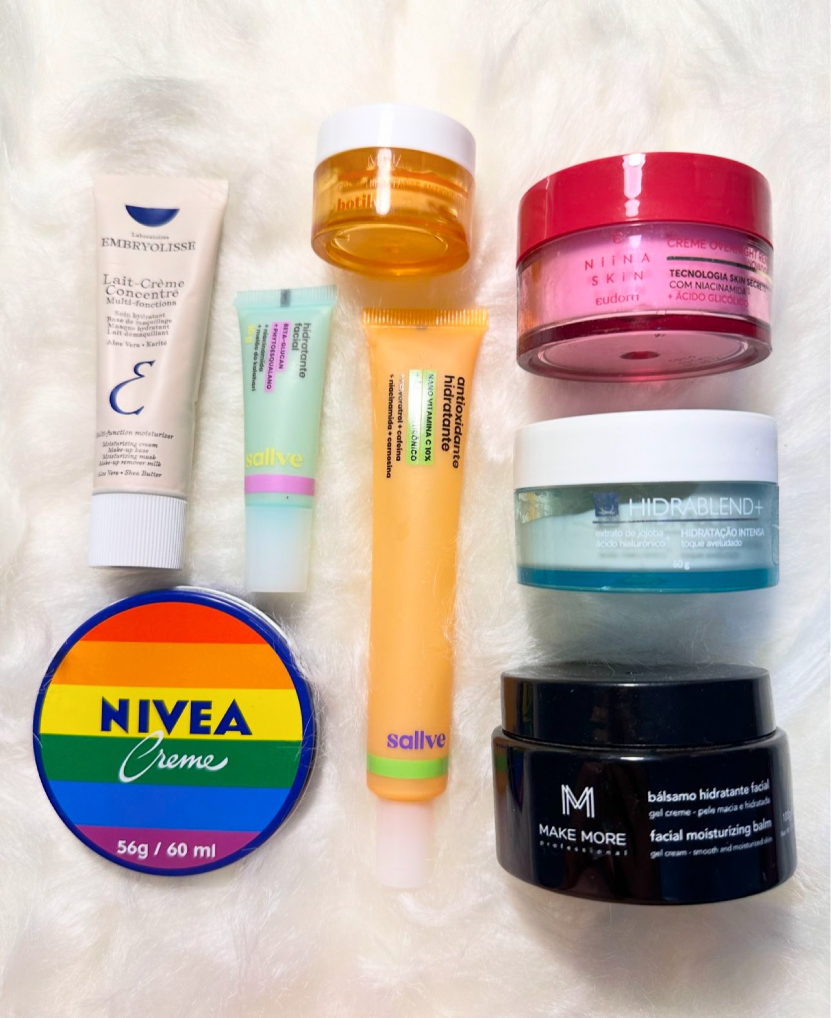 Meu hidratantes faciais favoritos:
• Leite hidratante concentrado Embryolisse
• Creme hidratante intensivo Nívea
• Hidratante facial Sallve
• Vitamina C hidratante Sallve
• Creme hidratante antioxidante Boticário
• Creme noturno com niacinamida + ac. glicólico Nina Secret
• Hidrablend+ Deisy Perozzo
• Bálsamo Hidratante Make More
#skincare #skin #hidratação #hidratantefacial #cuidados 

#LTKbrasil #LTKbeauty #LTKgiftguide