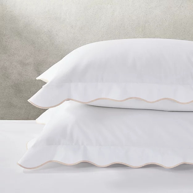 Scallop Edge Oxford Pillowcase – Single | Scallop Edge Bed Linen Collection | Bed Linen Collect... | The White Company (UK)
