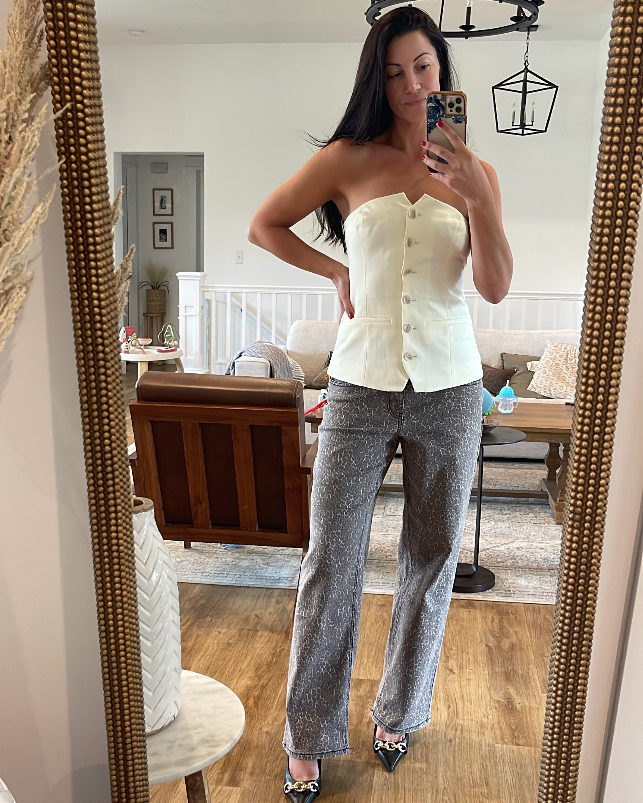Get ready to see all the leopard print this fall! I love how muted the print looks on these jeans. Makes them very versatile to dress up and down. They are low rise and loose fitting. True to size - I’m wearing a size 28 and they sit on my hips perfectly. Top is Nasty Gal size M. 

Fall outfit, Leopard print jeans, leopard print outfit inspo, corset top, jeans 

#LTKFallSale #LTKStyleTip