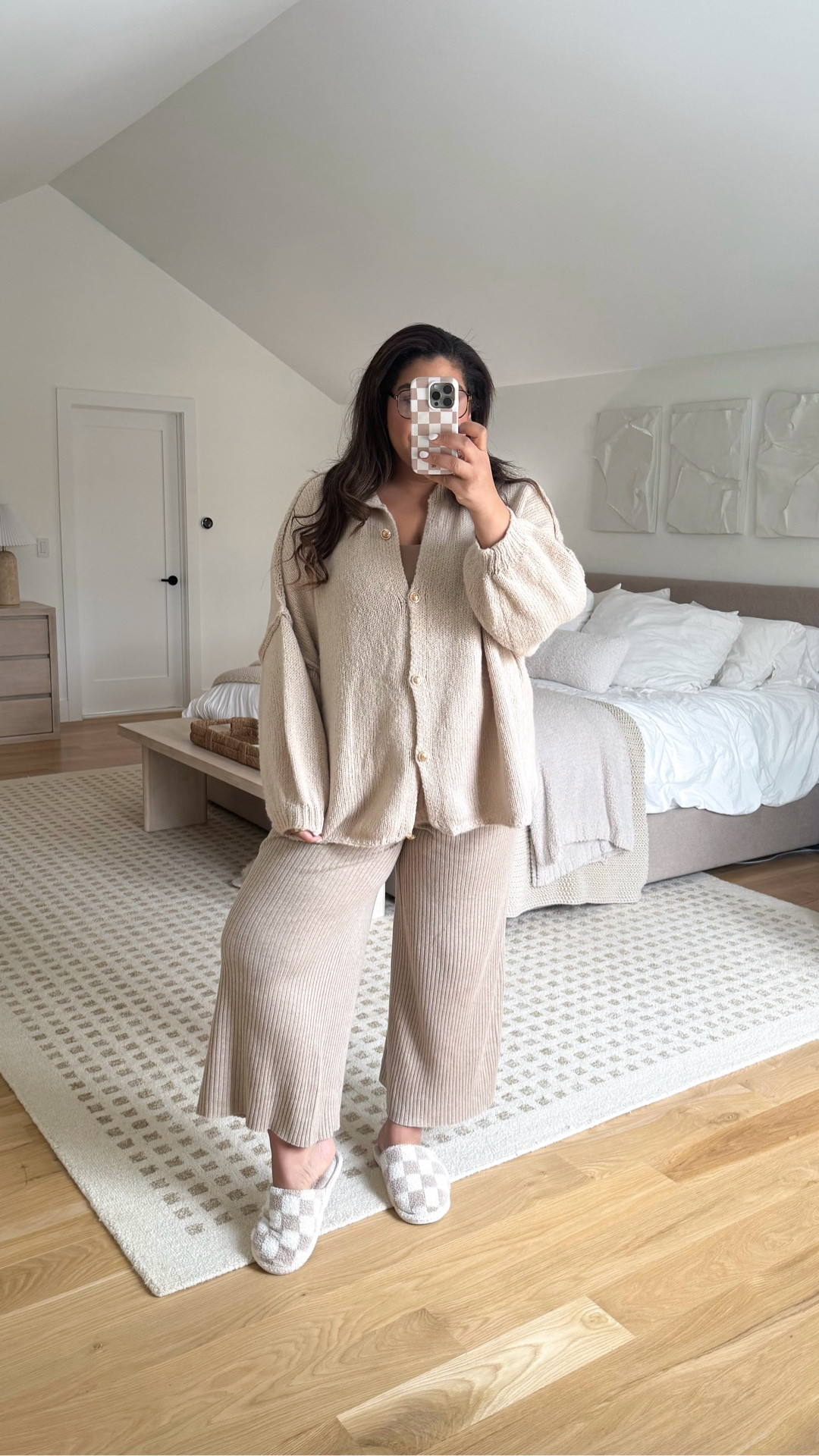 midsize ootd 1/2/26: oversized cardigan, ribbed soft pants, & fun checkered slippers in today’s outfit! I’m 5’9” size 12/XL & 23 weeks pregnant wearing a size XL on top & XL on bottom 🫶🏽

#LTKFindsUnder50 #LTKMidsize #LTKFindsUnder100