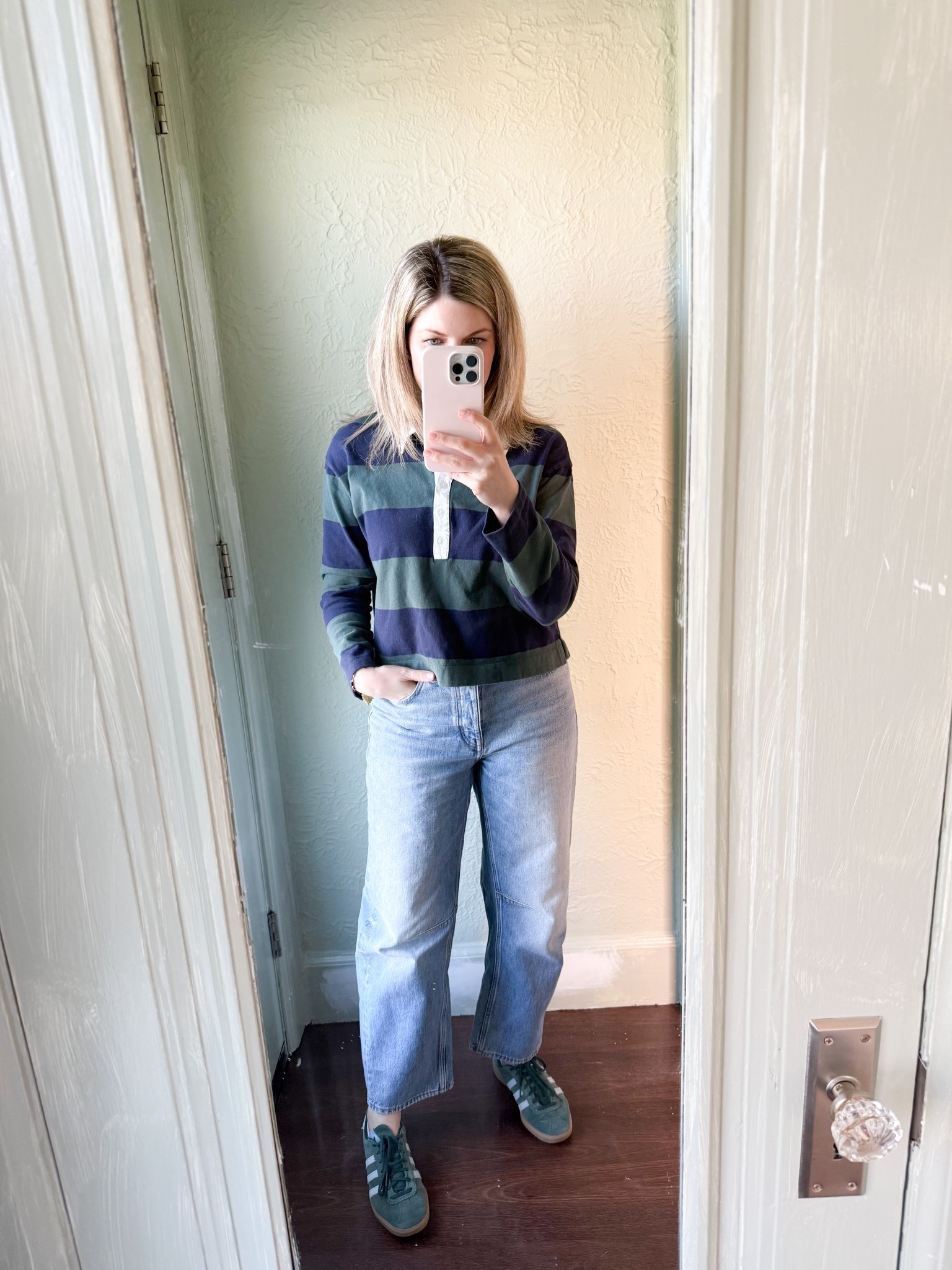 Love the looser fit on these barrel jeans- so comfy!

#LTKShoeCrush #LTKSaleAlert #LTKFindsUnder100