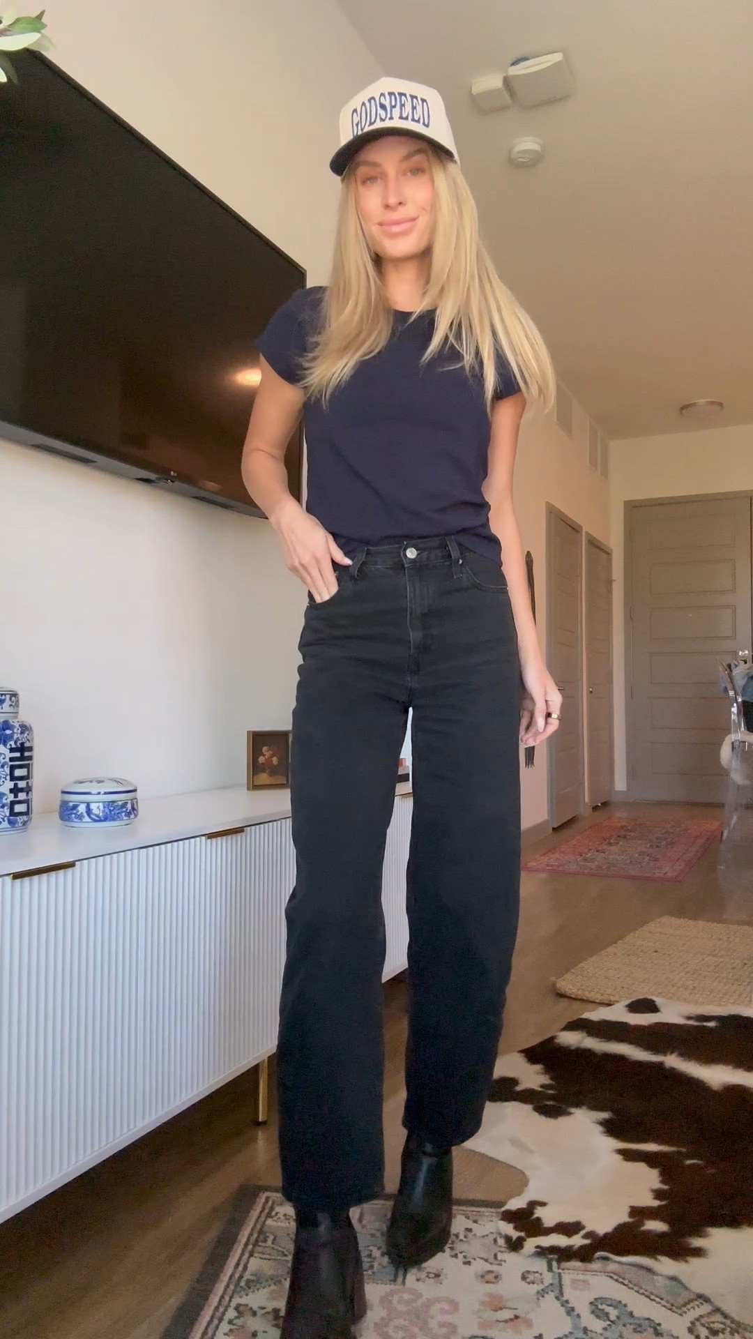 Little bit of fall! Loving the simplicity of jeans and a tee with boots! 