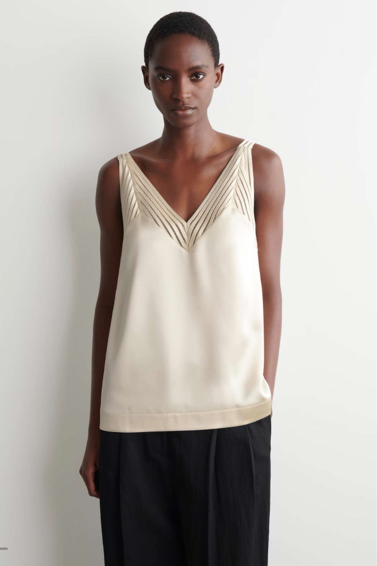 OPEN-STITCH SATIN CAMI TOP


#LTKTravel #LTKWorkwear #LTKSeasonal