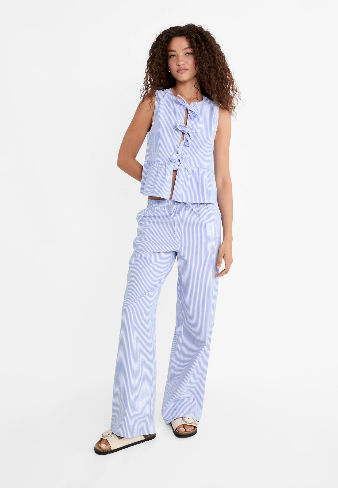 Pantalon large fluide en popeline à rayures - Pantalons femme | Stradivarius France | Stradivarius (FR)