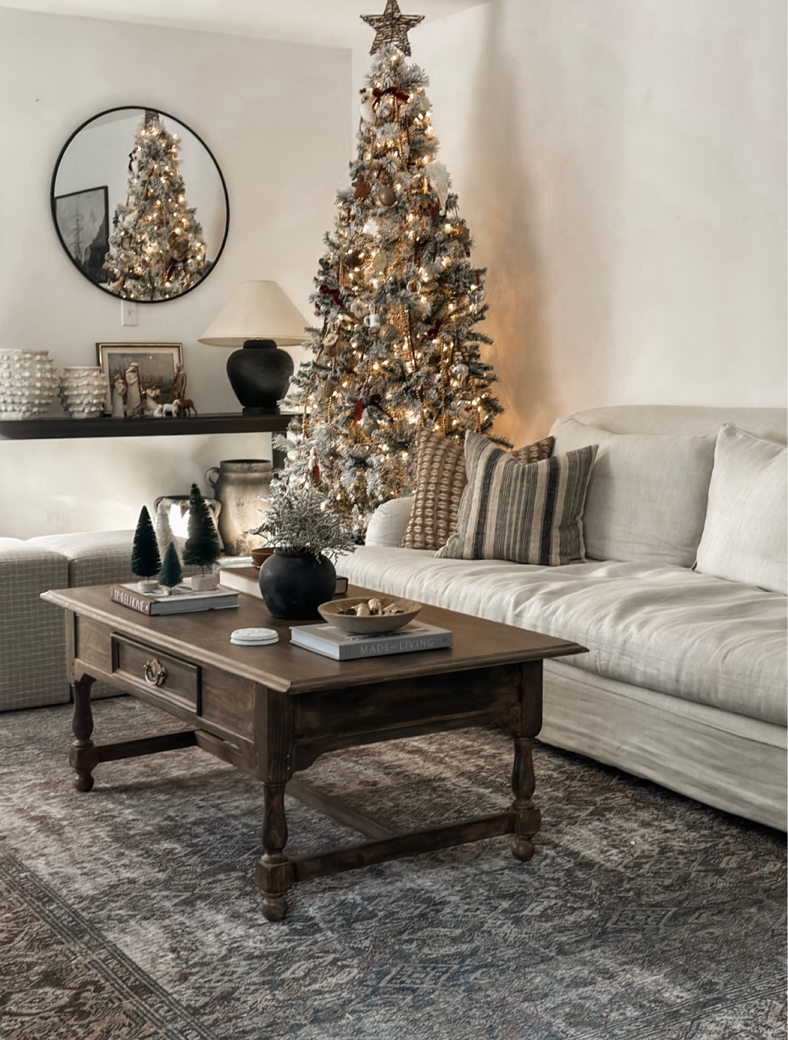 Christmas decor

#LTKSeasonal #LTKhome #LTKHoliday