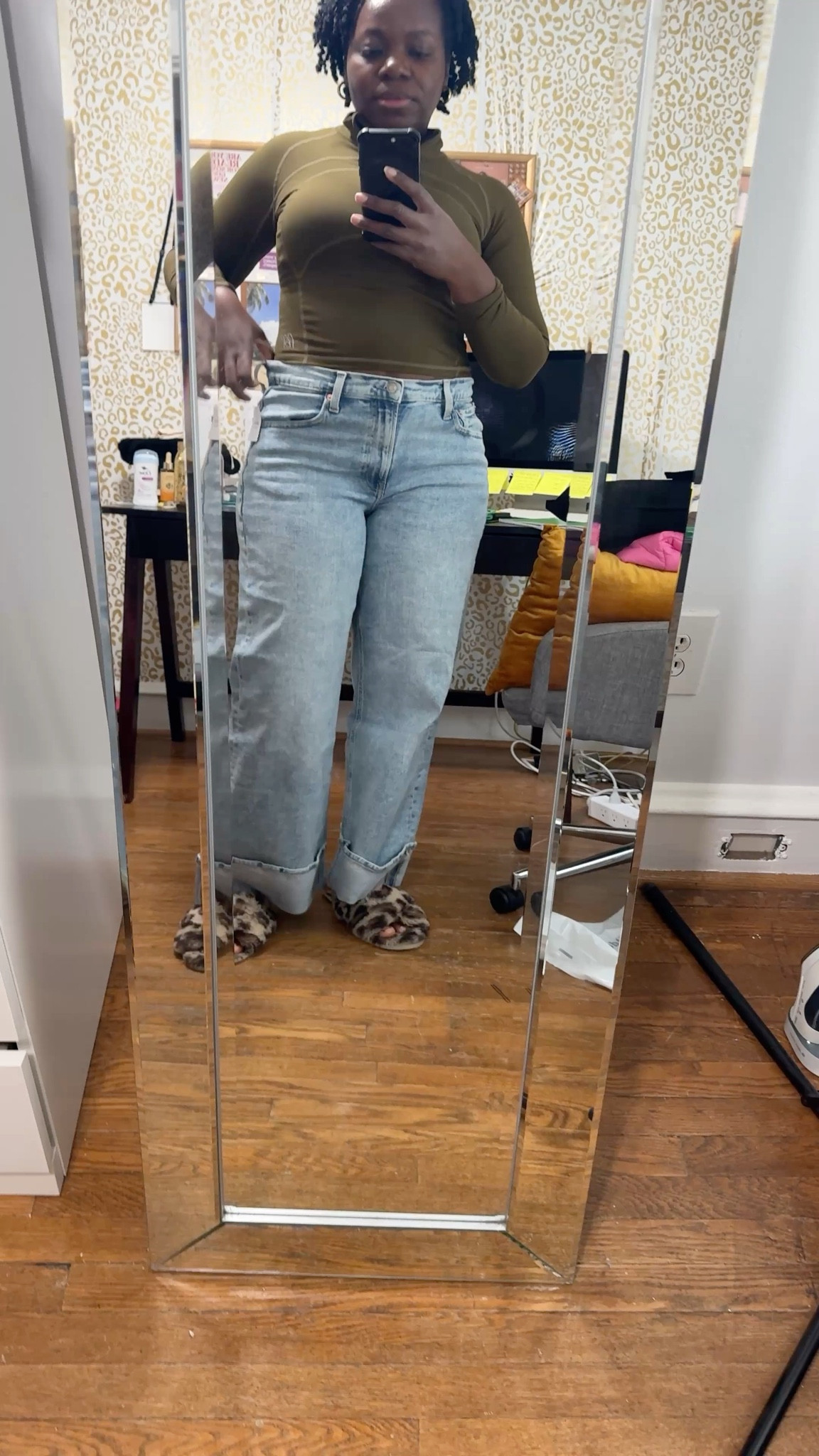 Loving the wash and fit of these high rise stride cuffed wide-leg Gap jeans. Wearing a size 31 regular. Currently 50% off. 

#LTKJeans 

#LTKSaleAlert #LTKMidsize