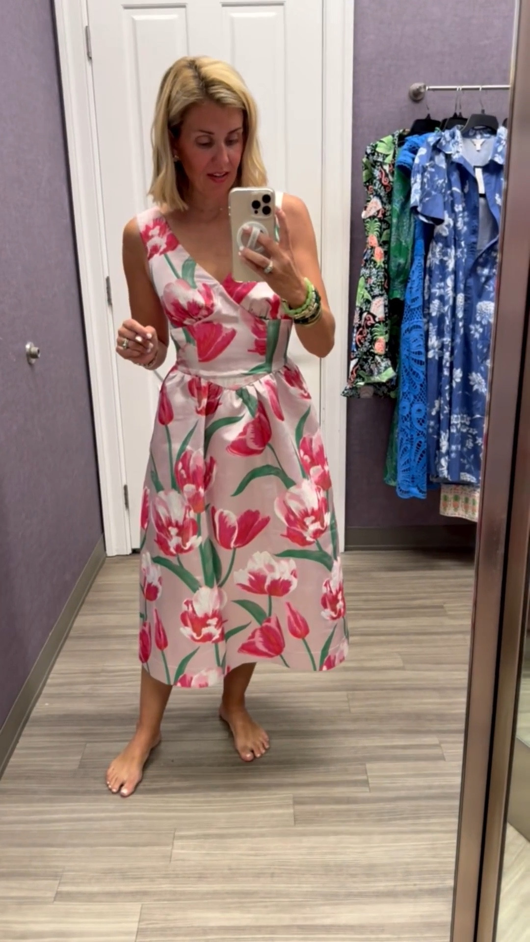I saw this dress from across the store and had to try it on. I love it so much and it’s perfect for an upcoming event I have. I’m in an XS but need a small. ￼
*Use my code Catherine20 on A+B
*Use my code Mixandmatchmadness on Loopy



#LTKOver40 #LTKSaleAlert #LTKSeasonal