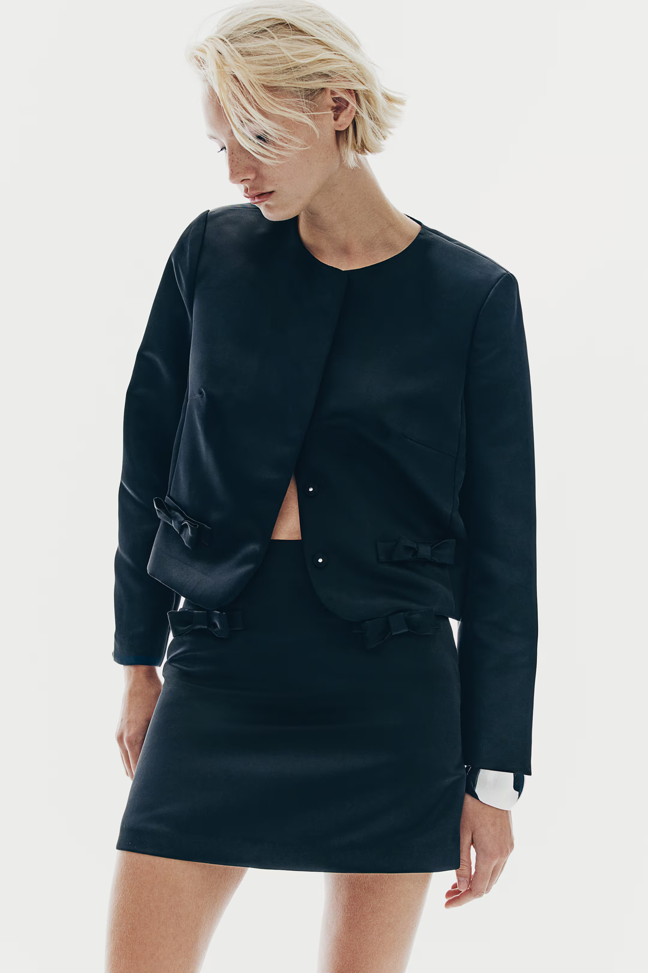 Bow-Detail Satin Mini Skirt - Black - Ladies | H&M US | H&M (US + CA)