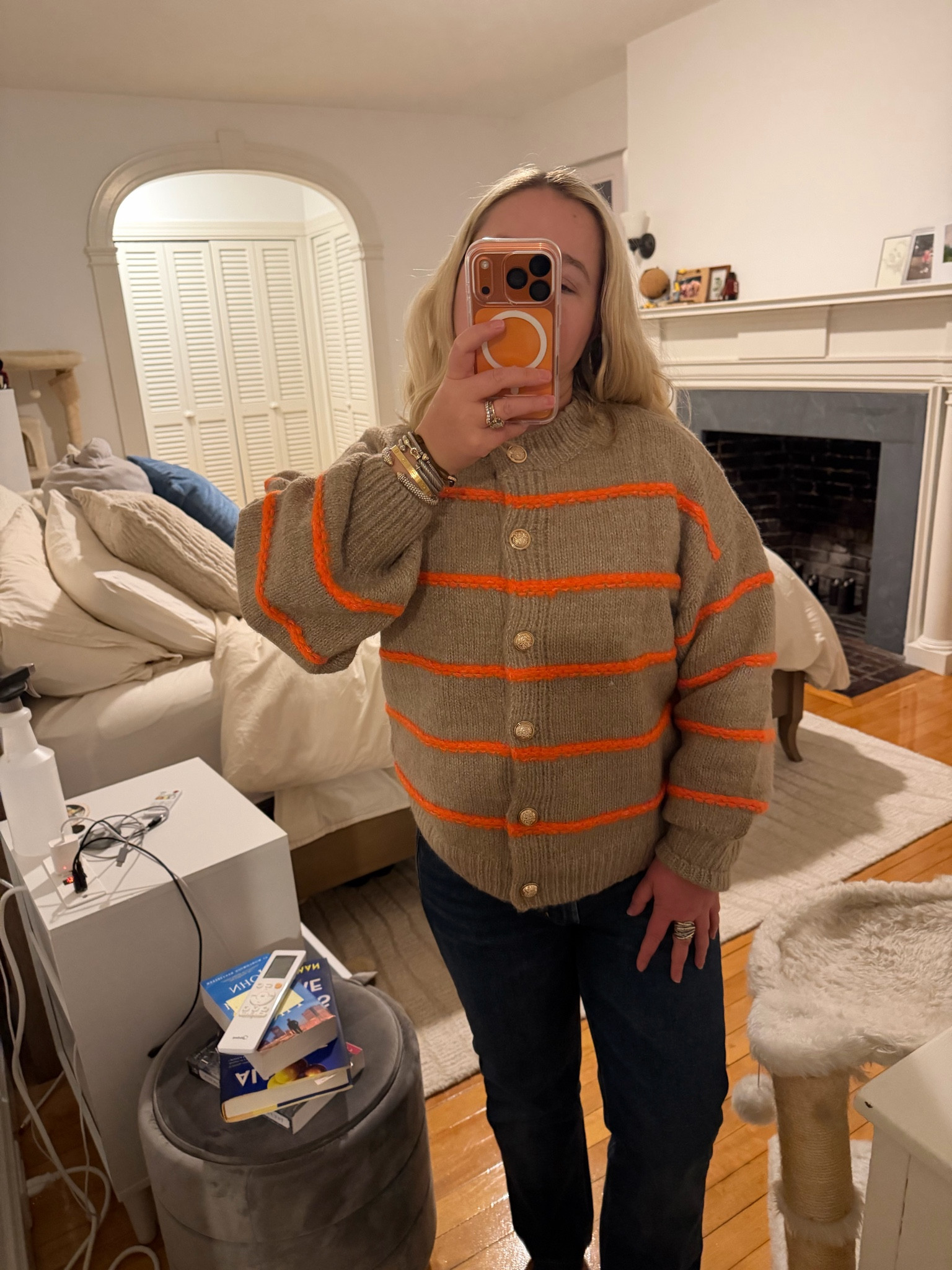 Last nights dinner outfit, obsessed with this sweater, looks like $$

#LTKfindsunder50 #LTKstyletip #LTKSeasonal