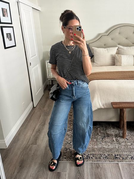 I’ve become slightly obsessed with barrel jeans! These are soooooo comfortable and easy to dress up or down ! 

#LTKStyleTip #LTKFindsUnder50 #LTKU