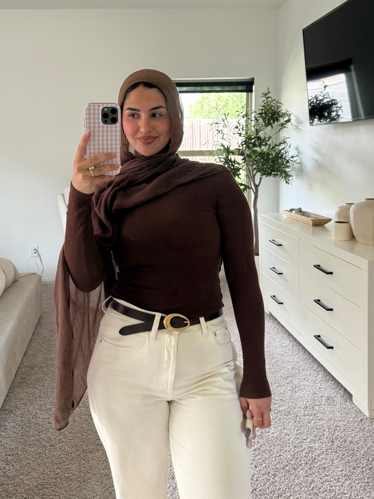 brown and cream🤎 these cream straight leg jeans have been everything these days! 

#LTKFindsUnder50 #LTKMidsize