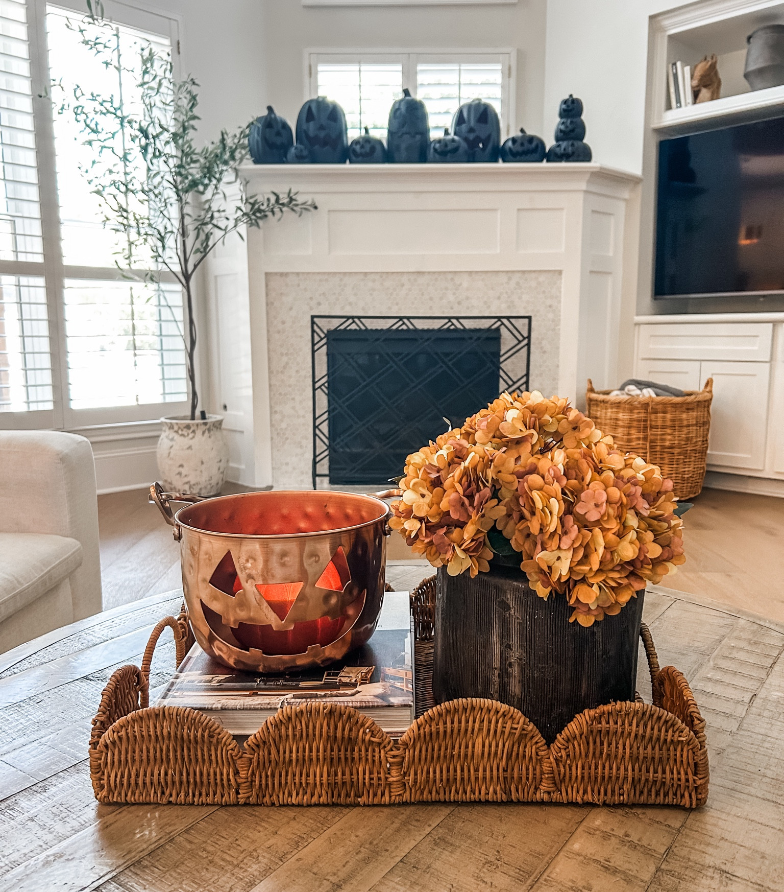 Halloween coffee table 