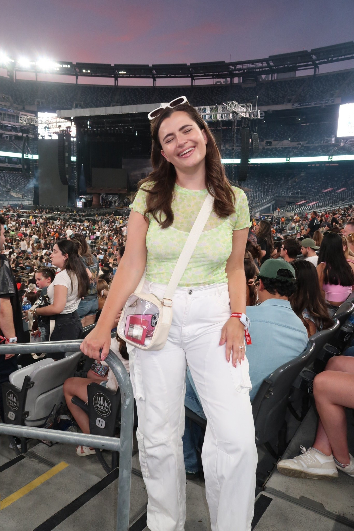 What I wore to the Jonas Brothers concert in NJ! Cargo pants and a cropped baby tee plus my stadium approved clear purse and some sunglasses  

#LTKFindsUnder100 #LTKSeasonal #LTKStyleTip