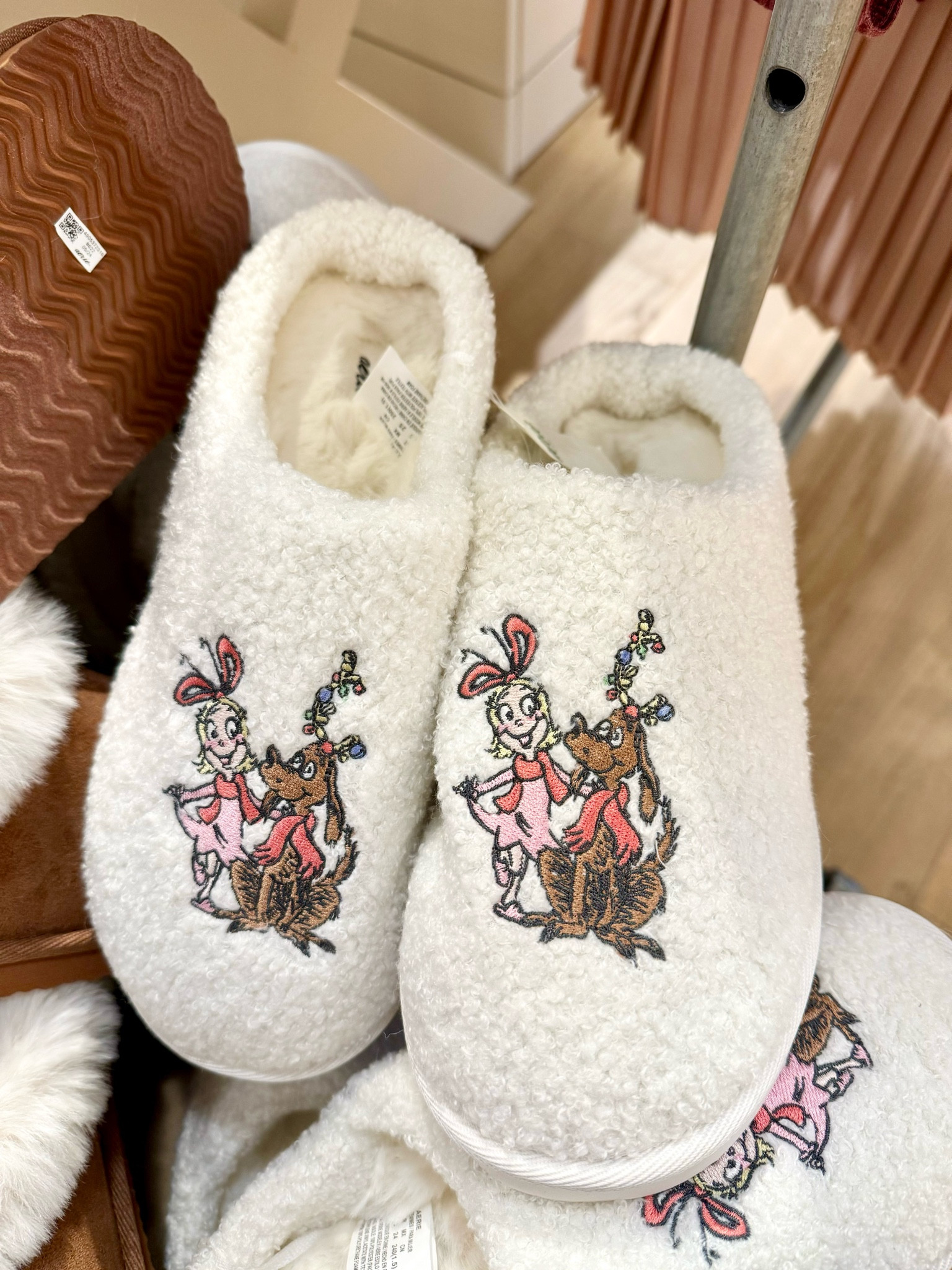 Aerie Cindy Lou Who is 30% off right now!! Shop in bio 🎀 

#LTKHoliday #LTKSaleAlert #LTKGiftGuide