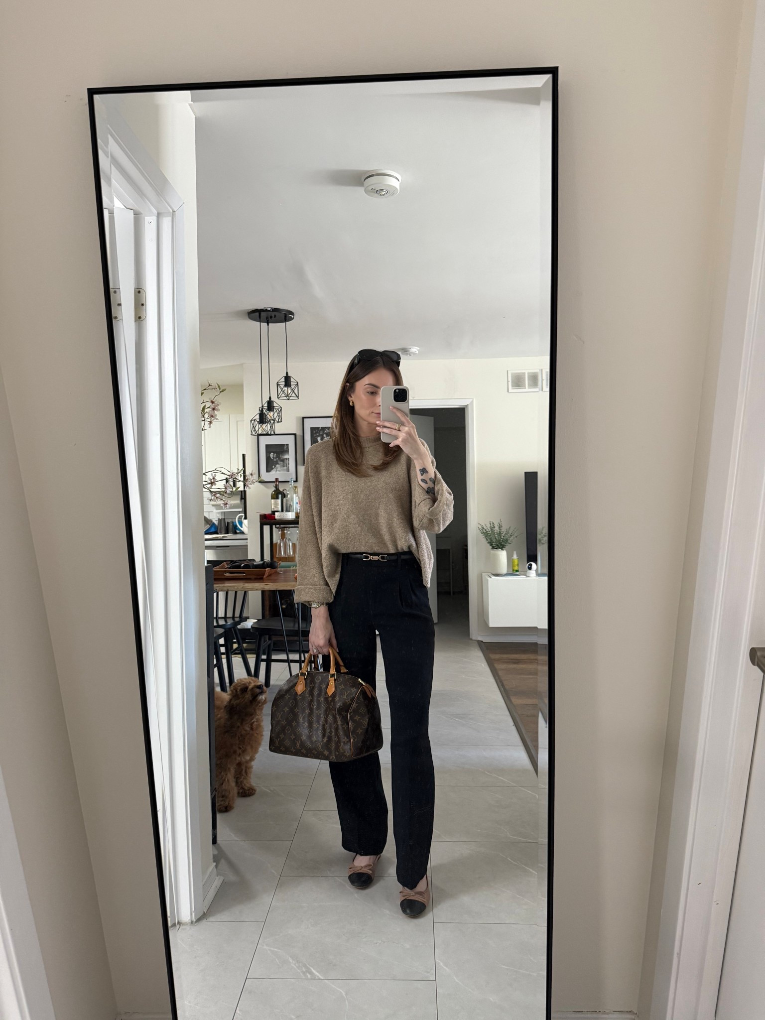 I am obsessing over this H&M knit sweater! It’s such a versatile piece, you can dress it up for work or dress it down as a comfy set at home! Plus, it’s super affordable 

#LTKcanada #LTKworkwear #LTKstyletip