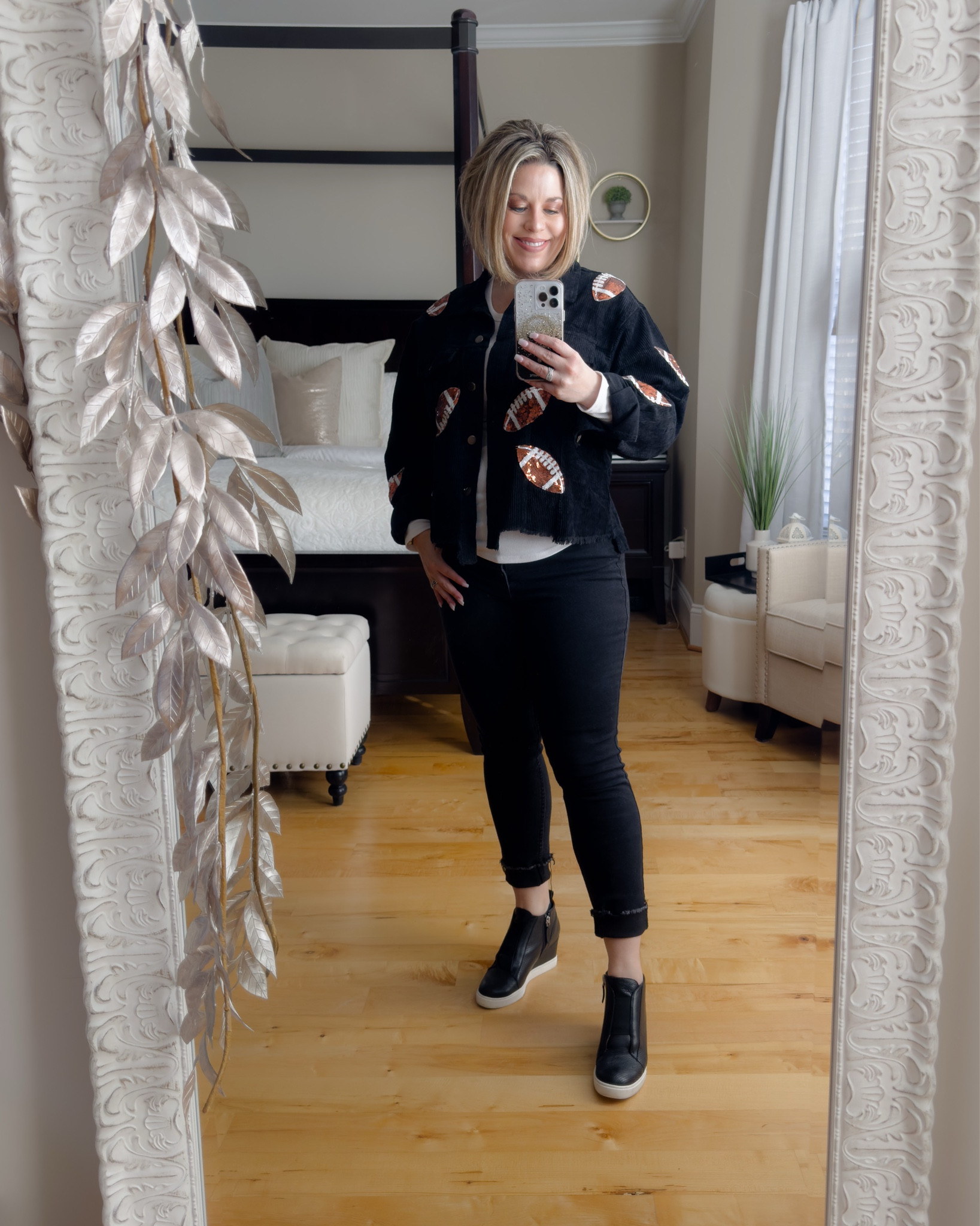 Are you ready for the Big Game? I sure am in this super cute black corduroy crop jacket with sequin footballs! 🏈 

Tags : Super Bowl party, football, crop jacket, Amazon find

#LTKFindsUnder50 #LTKStyleTip #LTKSeasonal