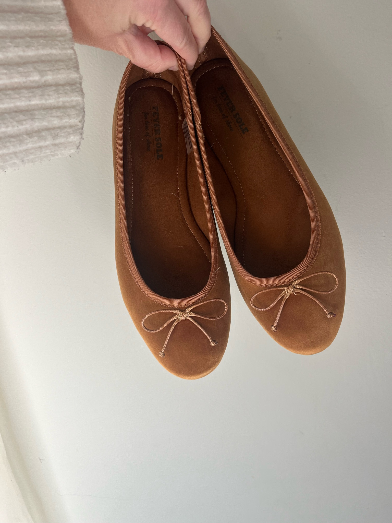 Tried to capture the color of these shoes! They’re so good ! So comfortable and comes in so many colors less than $30!

#LTKShoeCrush #LTKFindsUnder100 #LTKFindsUnder50