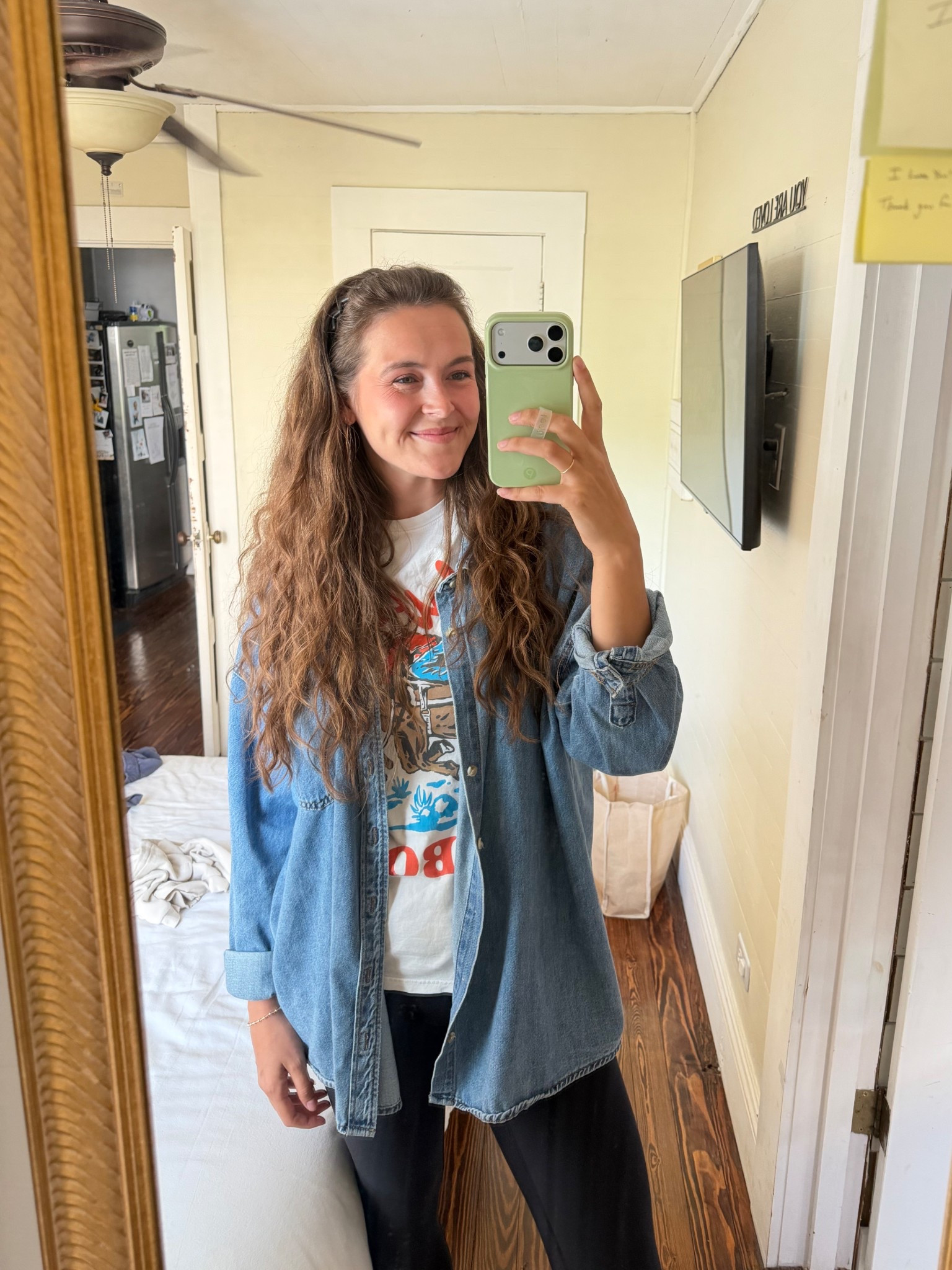 Just a girl in her favorite denim shirt & favorite phone cases! Loopy is the BEST 💚

#LTKdayinmylife #LTKootd #LTKmomlife