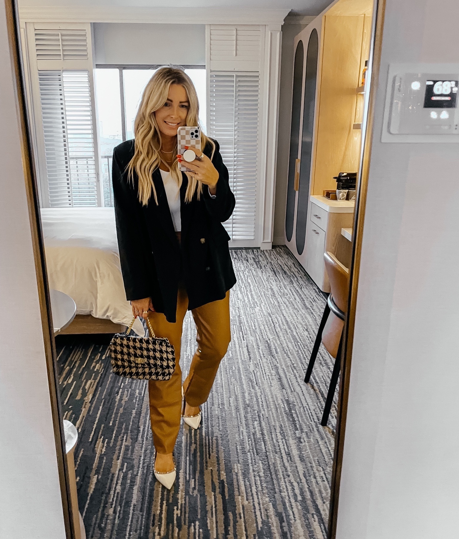 Blazer fits TTS, wearing medium. Skins looks for less too fits TTS, wear medium. Sized up to a large in the jeans. Holiday party outfit. holiday party. Christmas party. 
Gift guide for her. Mid size style. 


#LTKGiftGuide #LTKHoliday #LTKsalealert