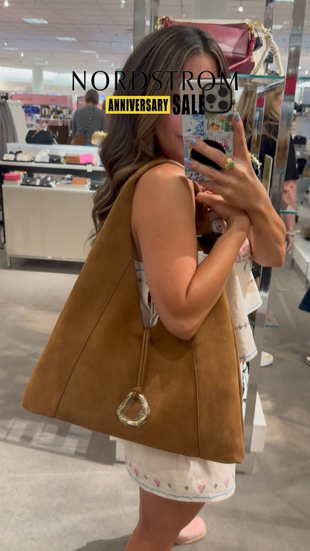 Nordstrom anniversary sale favorite handbags picks!



#LTKSaleAlert #LTKItBag #LTKSeasonal