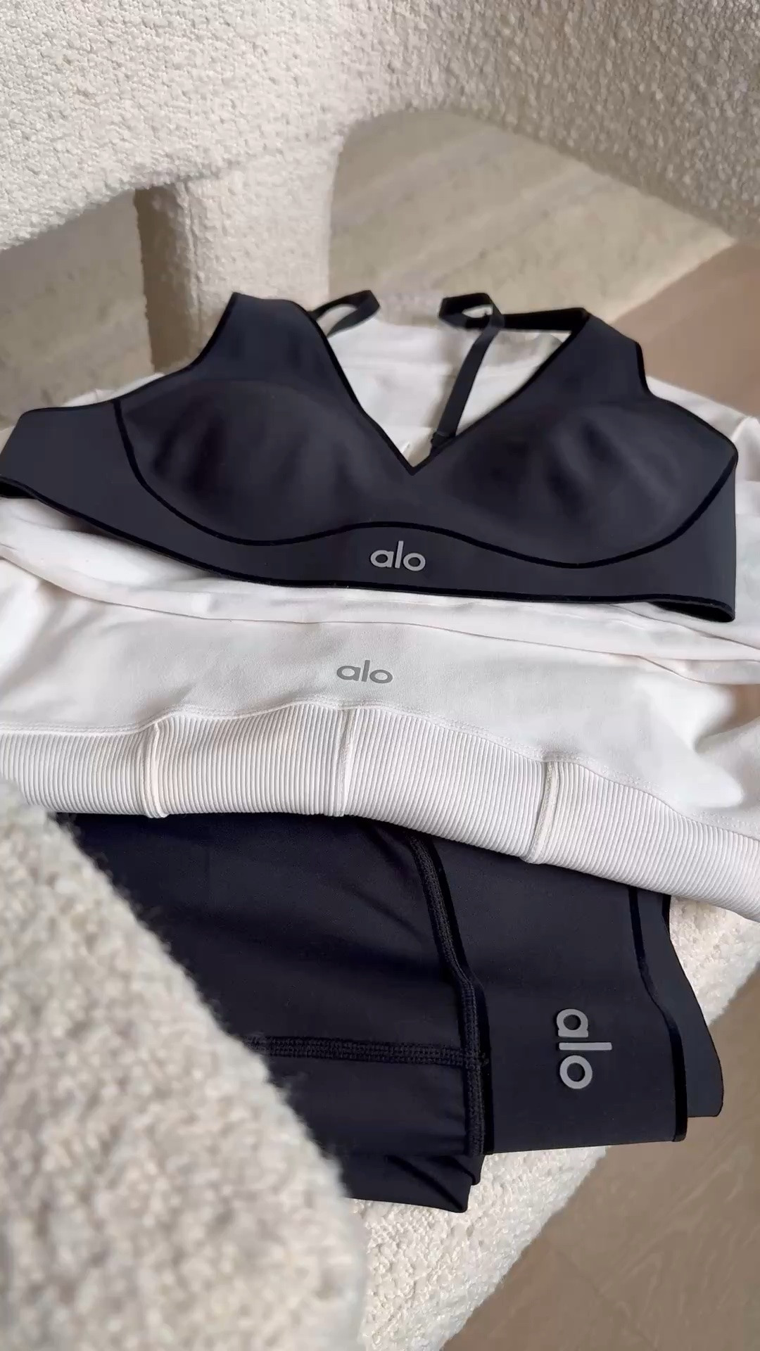 @Alo Yoga is always in my workout rotation. I am loving this set and the airlift fabric.

#LTKActive #LTKSeasonal #LTKfitnessgoals