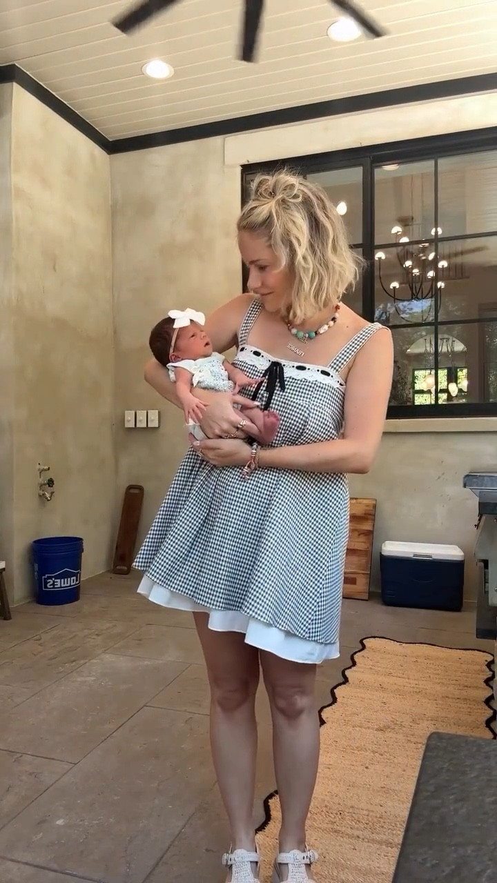 Love this dress for summer postpartum outfits! Also great for a country concert outfit or vacation outfit!

#LTKStyleTip #LTKBaby